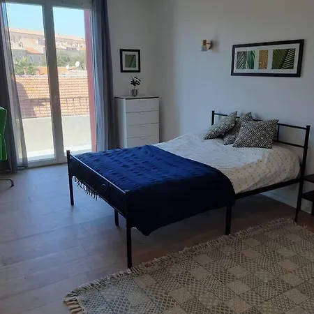 Spacious & Peaceful Rooftop - Parking And Fully Equipped