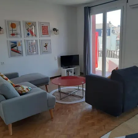 Spacious & Peaceful Rooftop - Parking And Fully Equipped Διαμέρισμα *