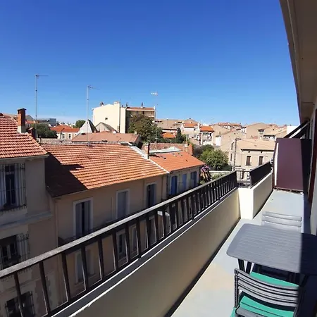 Spacious & Peaceful Rooftop - Parking And Fully Equipped Διαμέρισμα Μπεζιέ